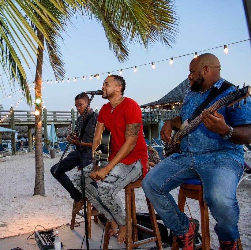 Avilas Beach Vibes every Wednesday live music e1645470821568