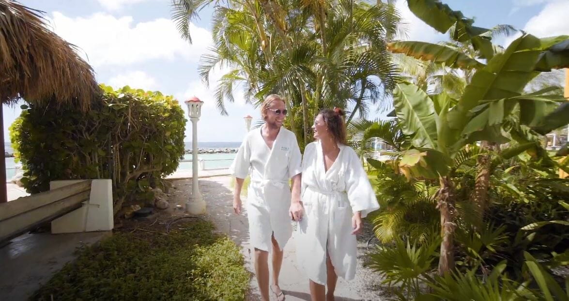 Getting ready for an outdoor Couples Massage Getting ready for an outdoor Couples Massage