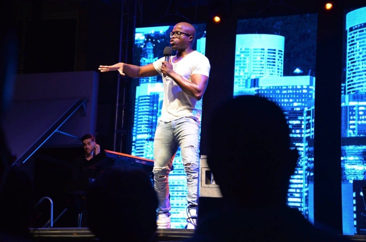 large b5d42acceca2143716b2ff71e89b80ea