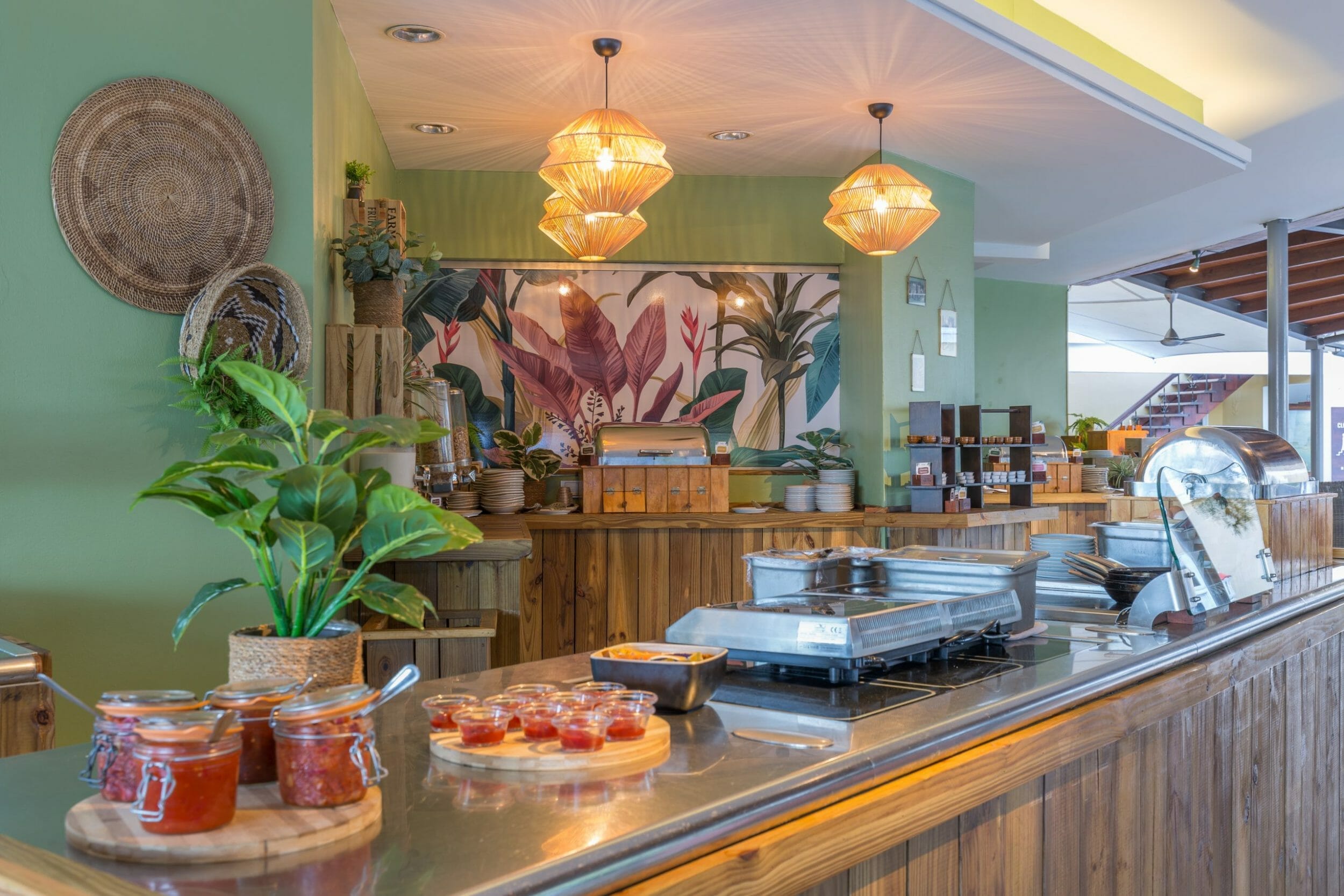 FB Breakfast buffet area scaled