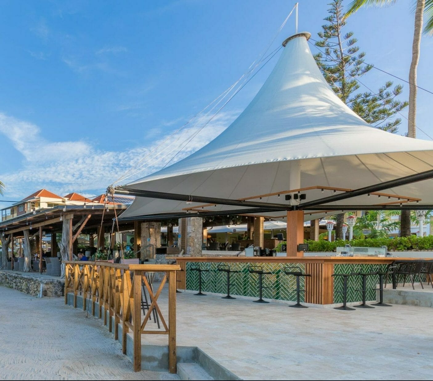 FB Schooner Bar. The oldest beach bar on Curacao scaled e1679492706337