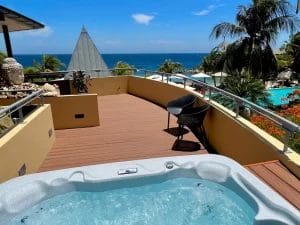 large jacuzzi by day 62f546fe2c1e1