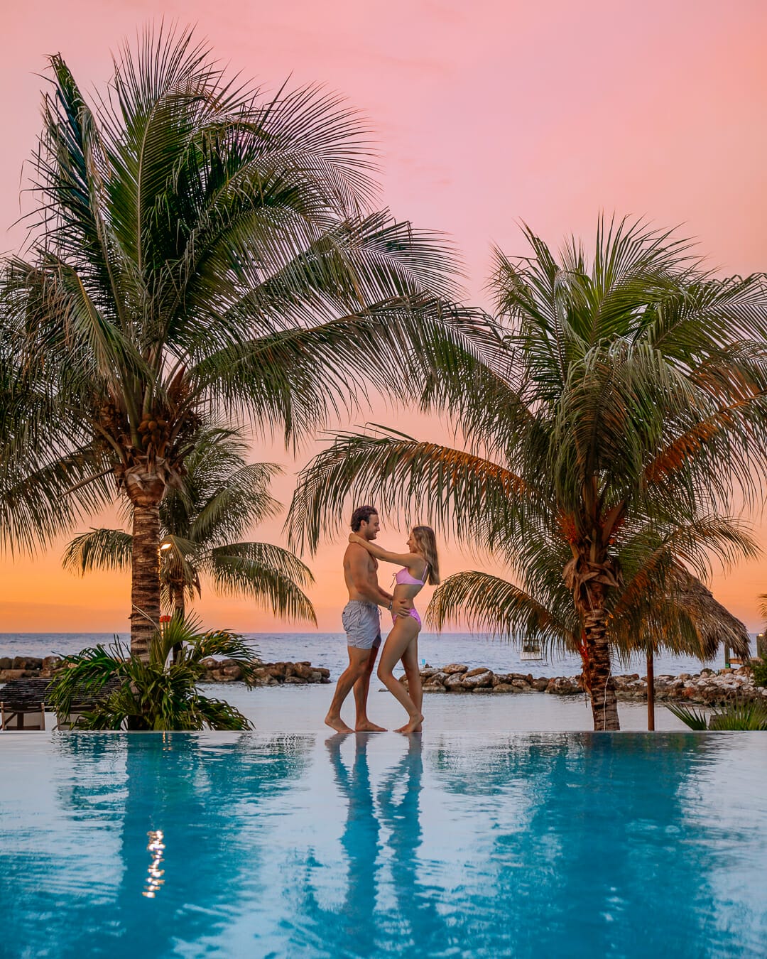 Paradise escape hotel in curacao with infinity pool