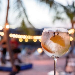 Pictures by © Berber van Beek https://www.facebook.com/studiorootzphotography/ or www.studiorootz.com Pietermaai: De beste plek om te verblijven in Willemstad Curaçao met meer dan 25 restaurants en bars.