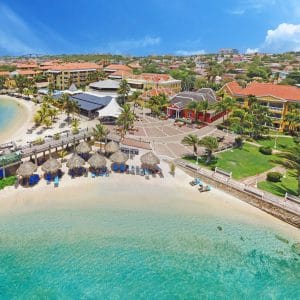 hotels in Curacao1 Pietermaai: El mejor lugar para alojarse en Willemstad, Curacao, con una hermosa arquitectura y edificios coloridos