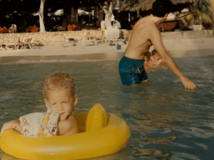 Boudino de Jong as a one-year-old enjoying life at Avila Boudino de Jong