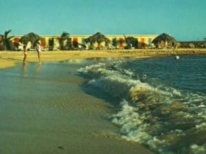 Avila with the small beach houses in the 1990s. Strand met huisjes